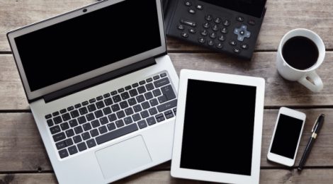 La Universidad de Alcalá s'afegeix als acords marc de lloc de treball, equipament informàtic i audiovisual i llicències de programari